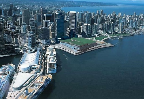 Renaissance Vancouver Harbourside skyline